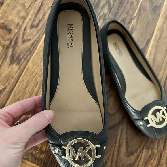 Like New Micheal Kors Flats Size 6 - Picture 2 of 3